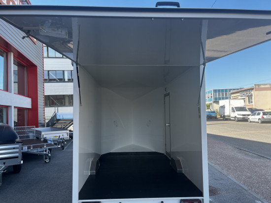 REMORQUE FOURGON AVEC PORTE LATERALE
